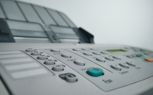 Cientos de empresas siguen usando fax a diario y esto supone un problema grave de seguridad