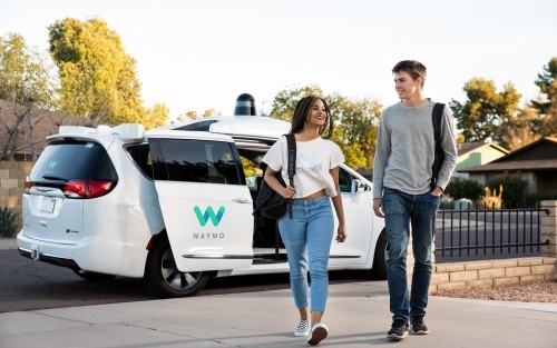 En dos meses, el servicio de coches sin conductor empezará a funcionar en Estados Unidos de la mano de Waymo